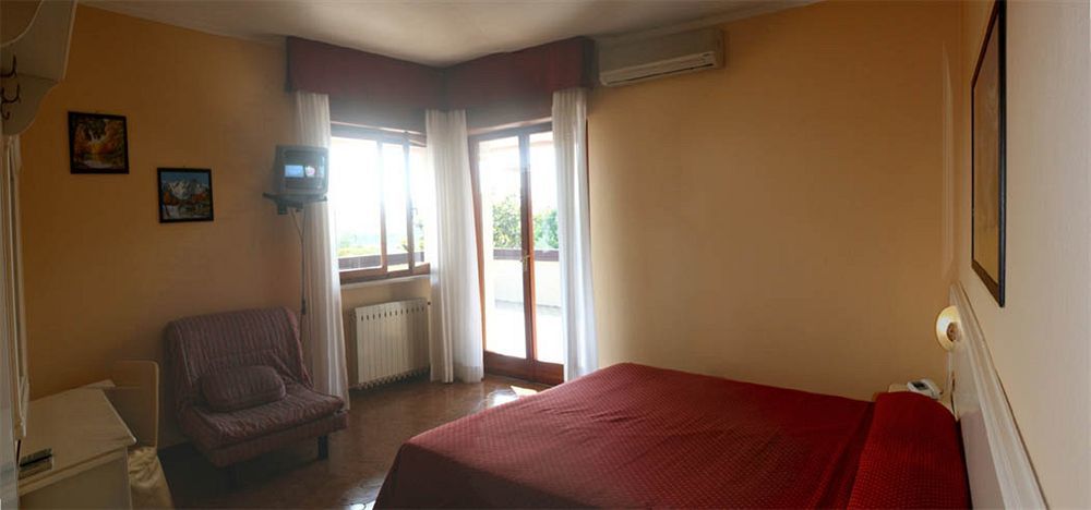 Residence Miralago Rooms & Apartments Manerba del Garda Exterior photo