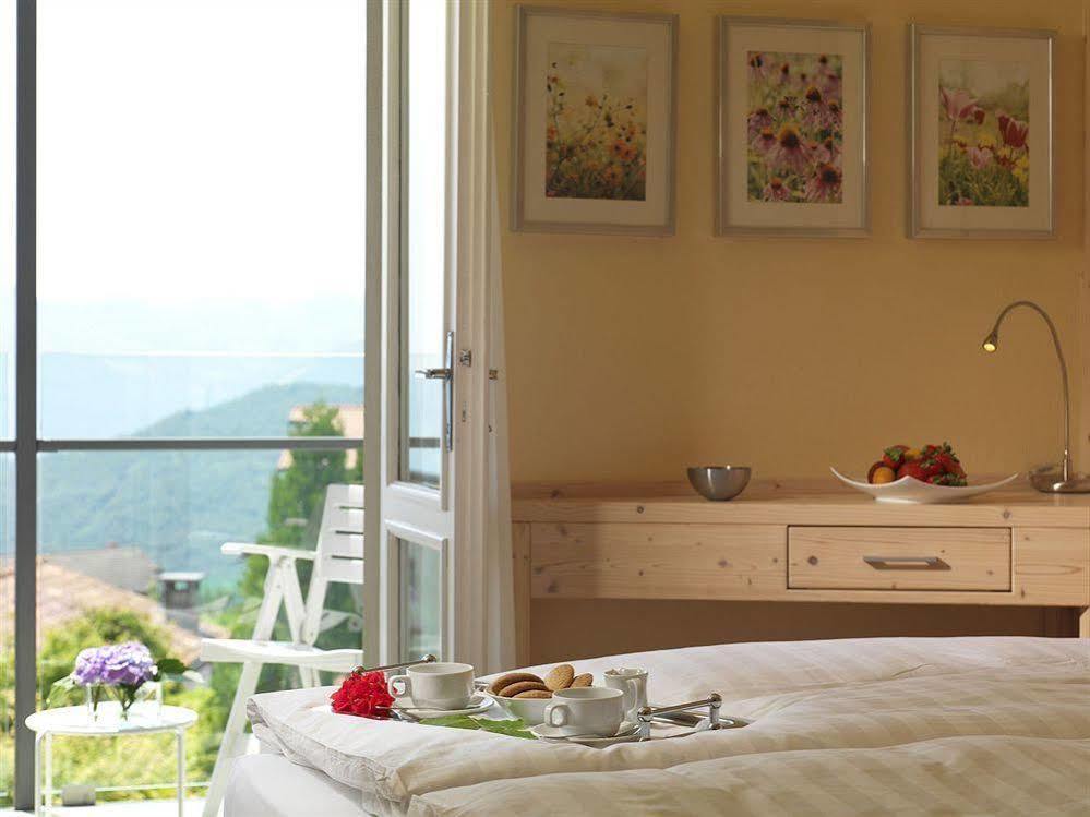 Residence Miralago Rooms & Apartments Manerba del Garda Exterior photo