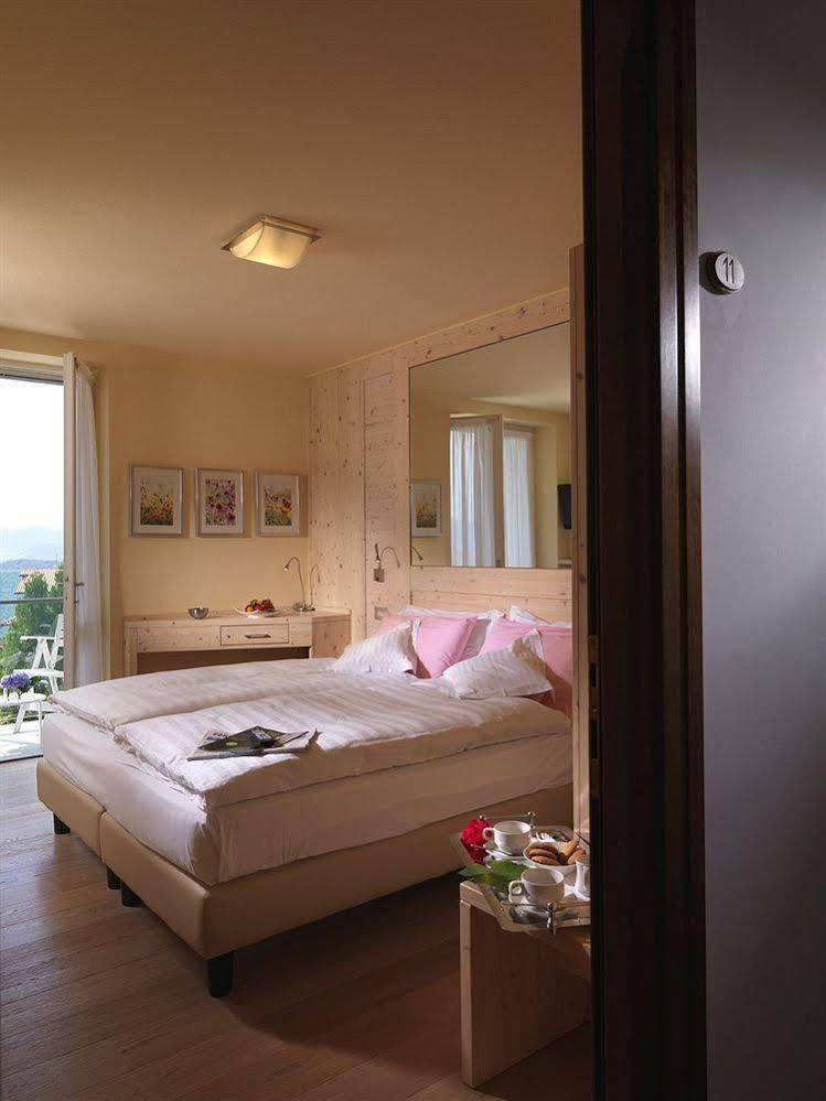 Residence Miralago Rooms & Apartments Manerba del Garda Exterior photo